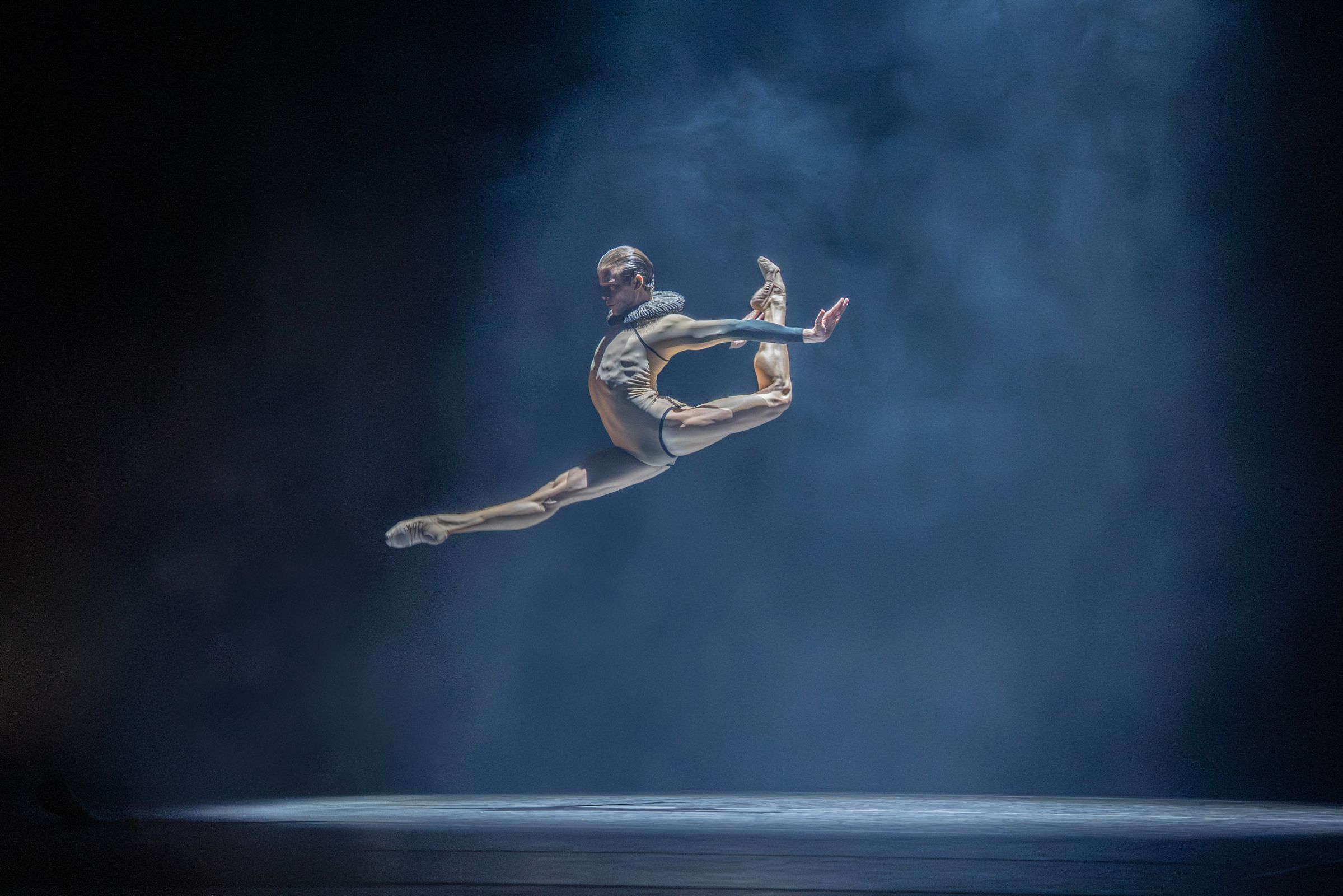 Marco Masciari in Wayne McGregor's <i>Becomings</i> &copy; 2026 Johan Persson