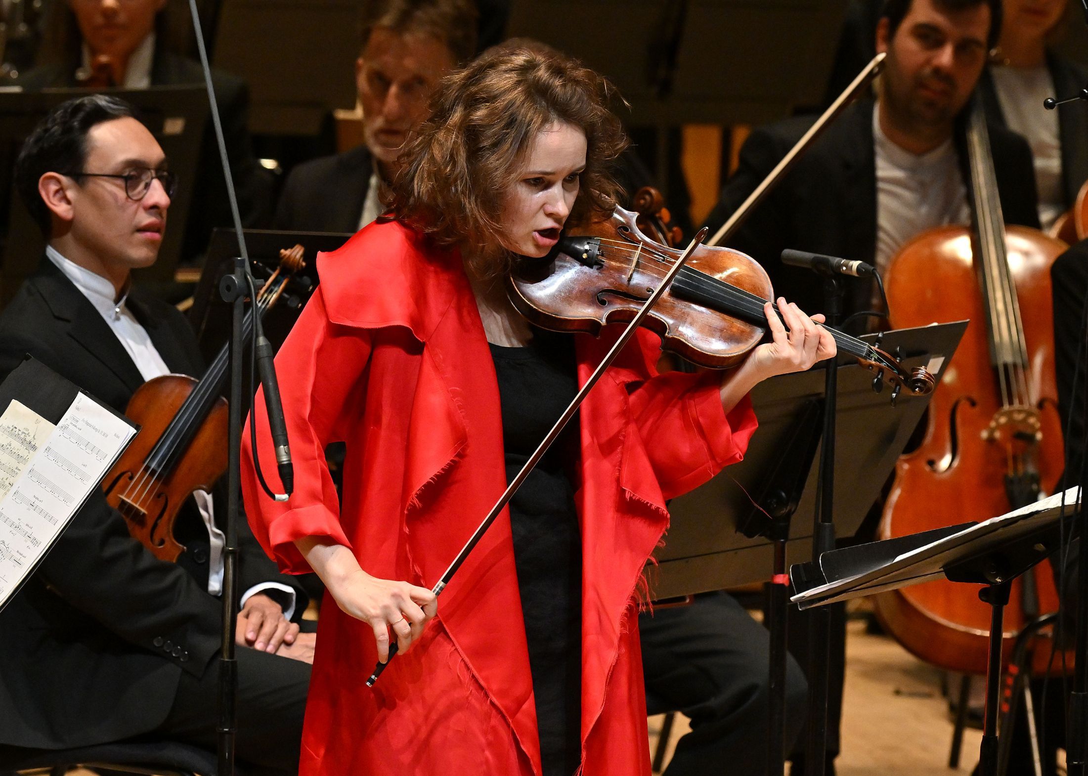 Patricia Kopatchinskaja and the London Symphony Orchestra &copy; LSO | Mark Allan