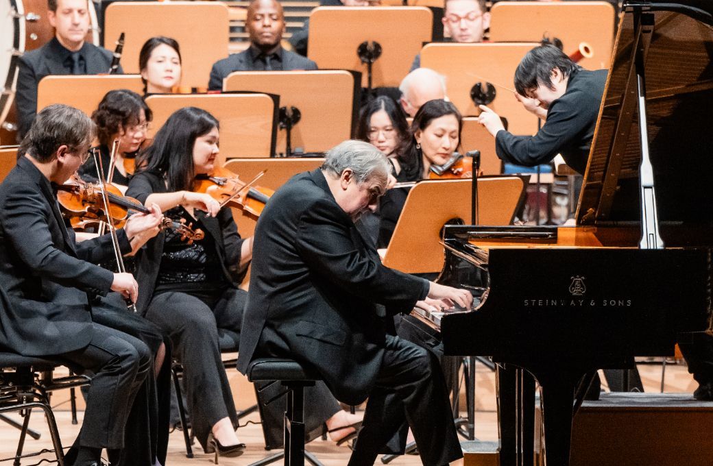 Yefim Bronfman, Xian Zhang and the New York Philharmonic &copy; Brandon Patoc