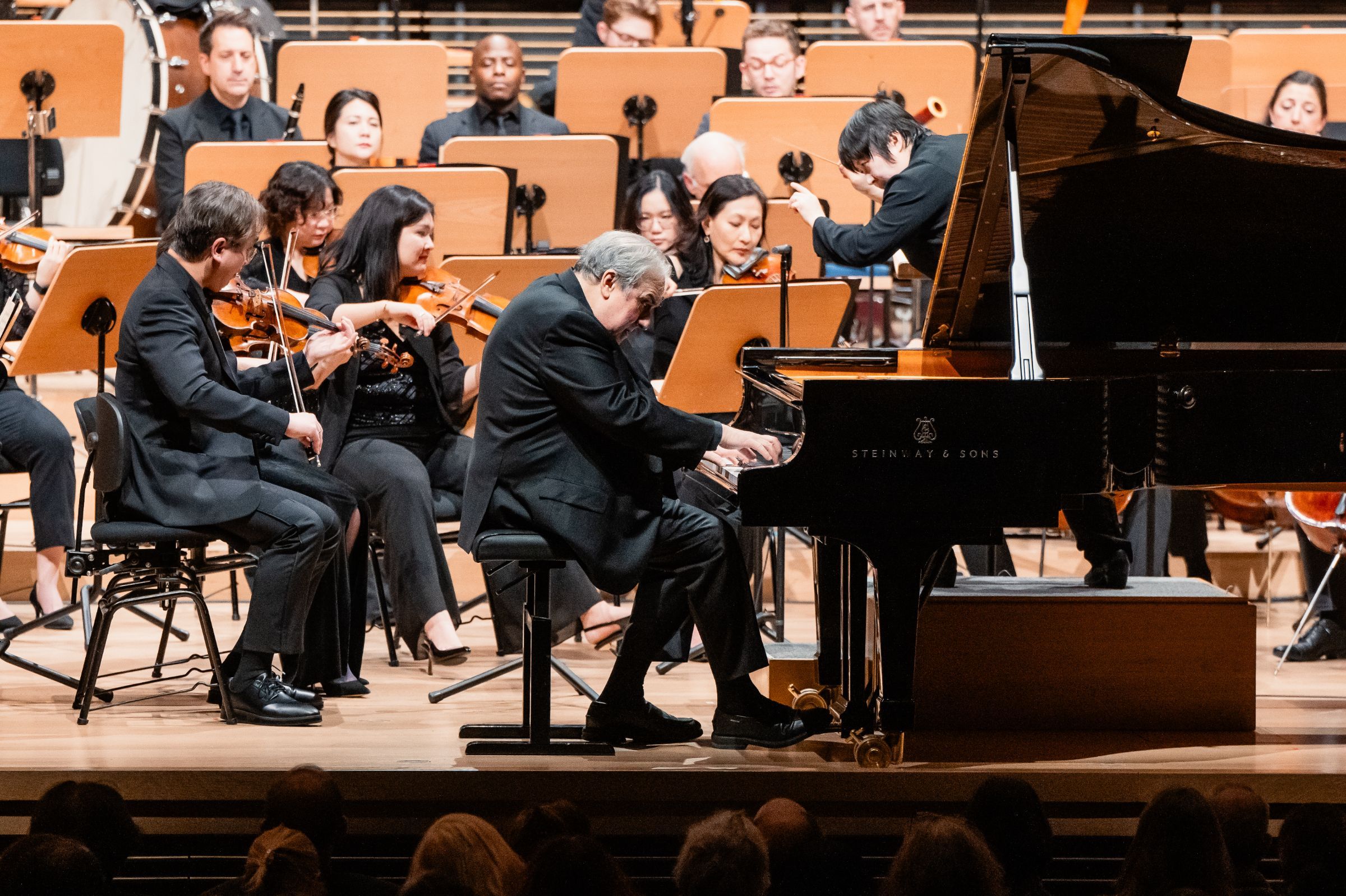 Yefim Bronfman, Xian Zhang and the New York Philharmonic &copy; Brandon Patoc
