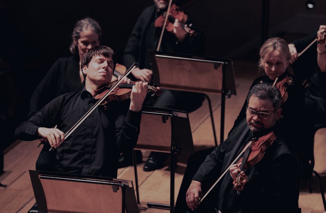 Joshua Bell leads the Academy of St Martin in the Fields &copy; Matthew Johnson