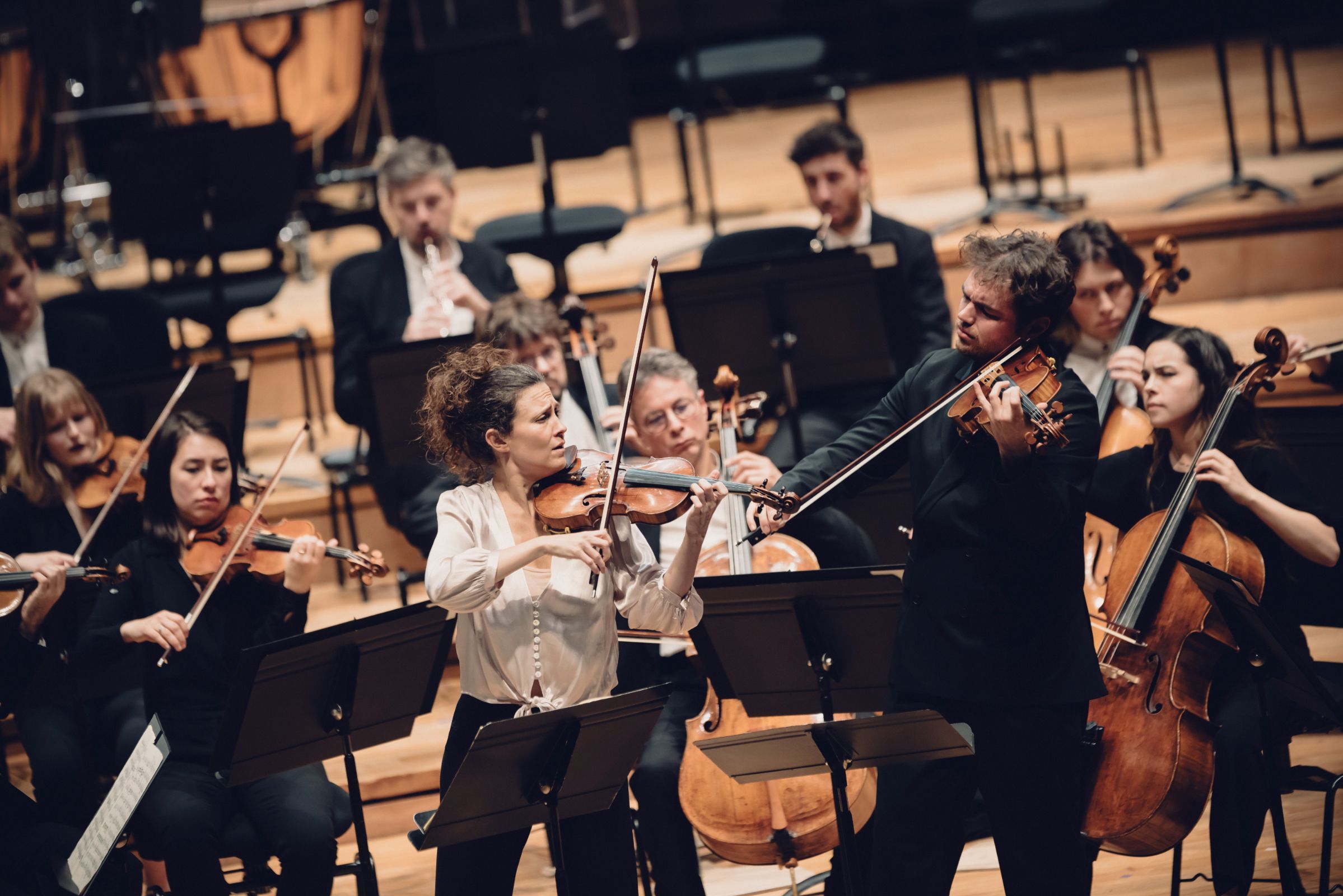 Lorenza Borrani, Timothy Ridout et l'Orchestre de Paris &copy; Denis Allard
