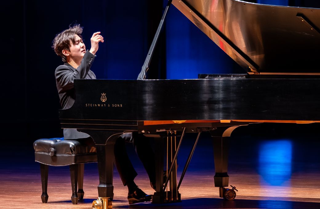 Seong-Jin Cho &copy; James Holt | The Seattle Symphony