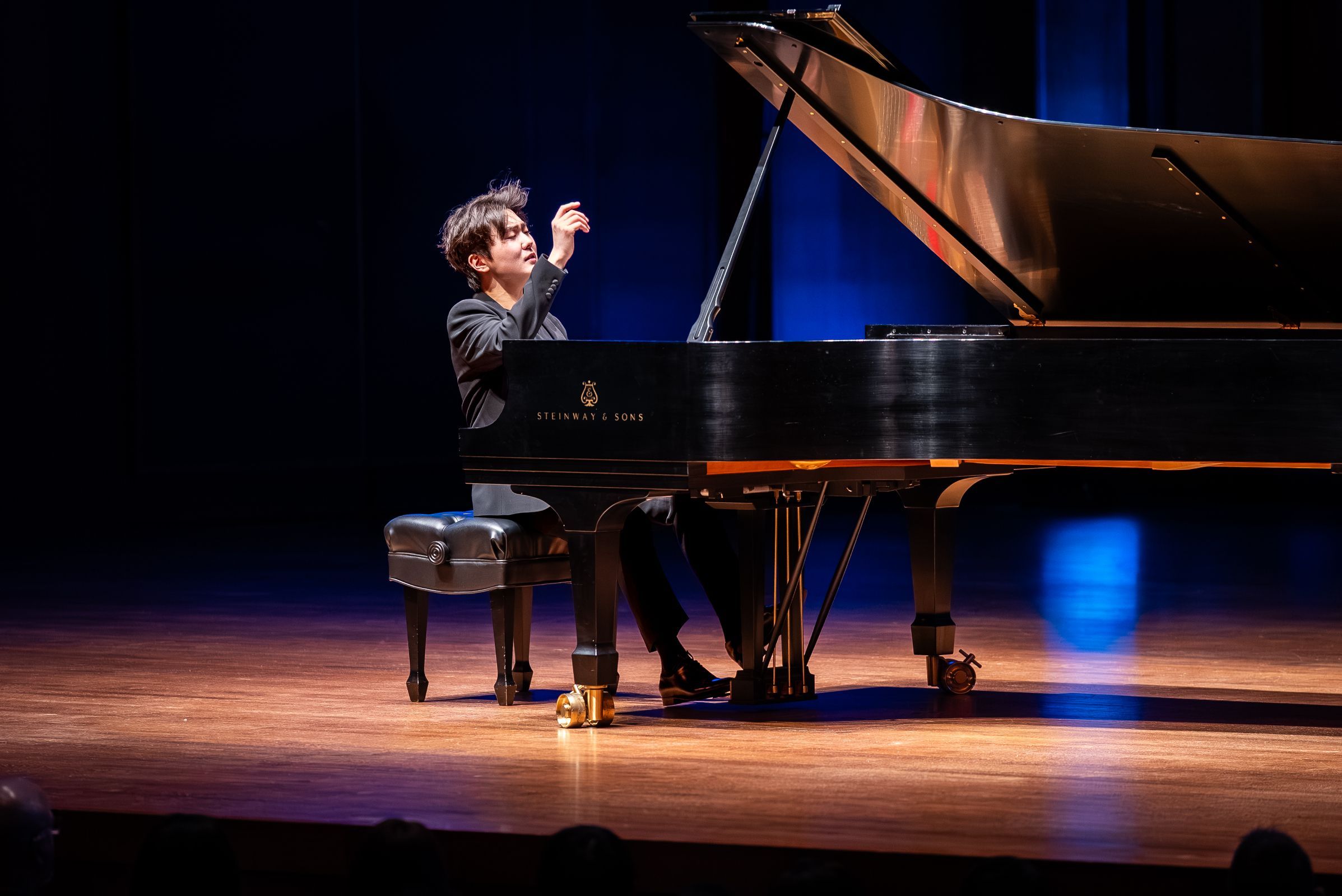 Seong-Jin Cho &copy; James Holt | The Seattle Symphony