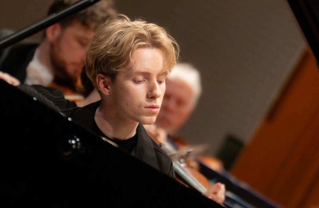 Julius Asal &copy; Sharyn Bellemakers, The Hall&eacute;