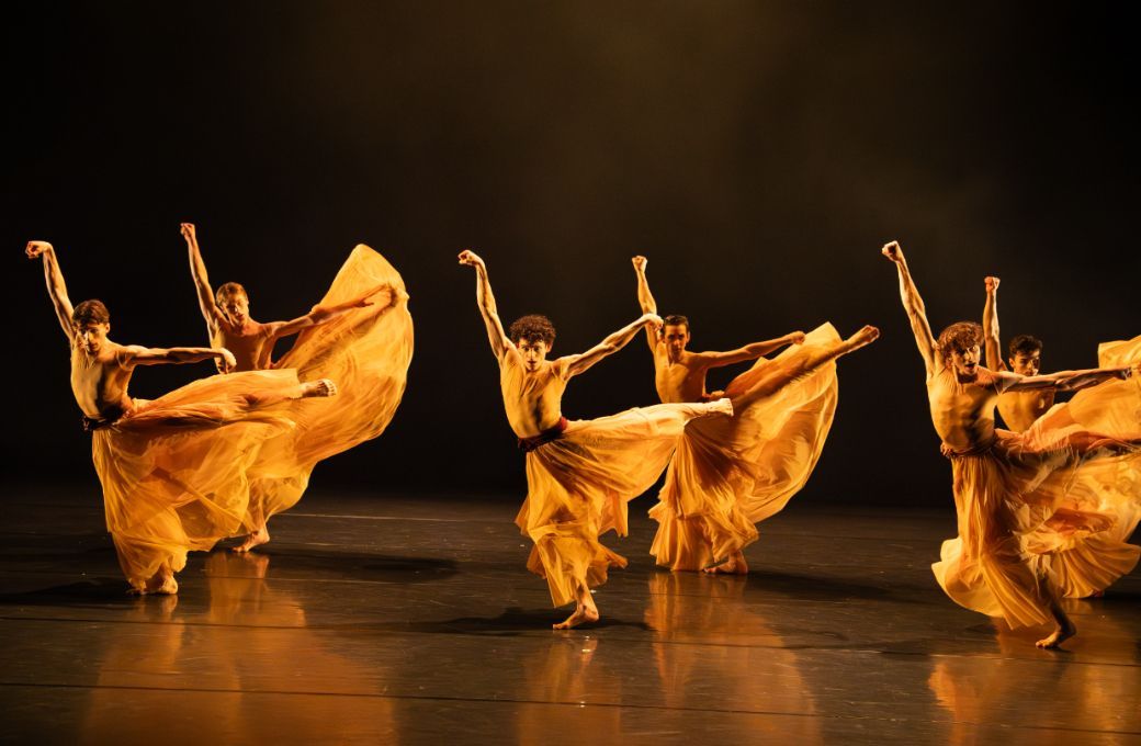 Dutch National Ballet&rsquo;s Junior Company in Mthuthuzeli November's <i>In Your Footsteps</i> &copy; Altin Kaftira