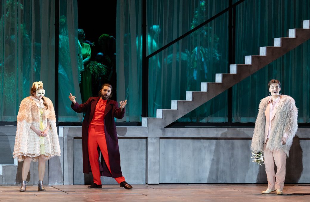 Erika Baikoff (Zerlina), Konstantin Krimmel (Don Giovanni) und Paweł Horodyski (Masetto) &copy; Geoffroy Schied