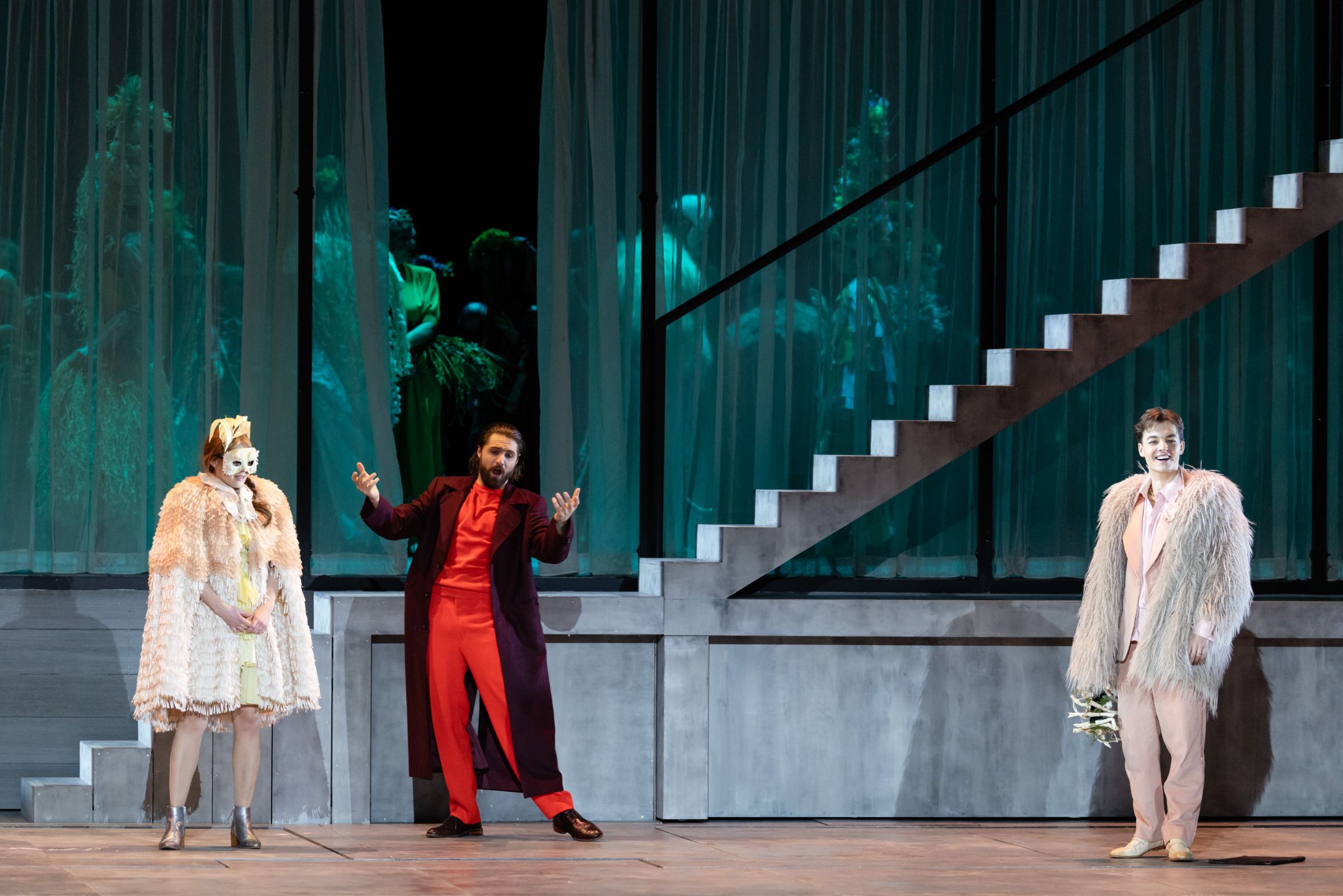 Erika Baikoff (Zerlina), Konstantin Krimmel (Don Giovanni) und Paweł Horodyski (Masetto) &copy; Geoffroy Schied