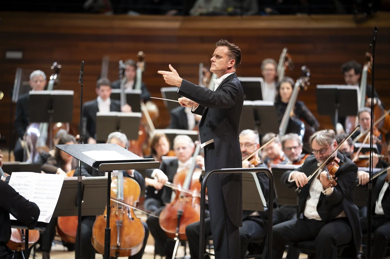 Philippe Jordan dirige l'Orchestre National de France (ici à Radio France) © Christophe Abramowitz / Radio France