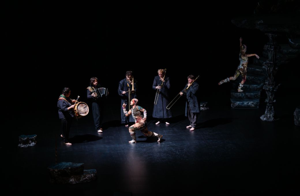 <i>Último helecho</i> by Nina Laisné, François Chaignaud and Nadia Larcher © Thaïs Breton
