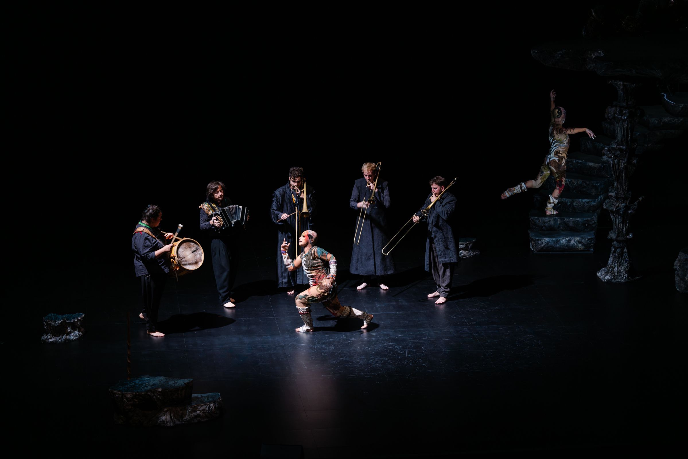 <i>Último helecho</i> by Nina Laisné, François Chaignaud and Nadia Larcher © Thaïs Breton