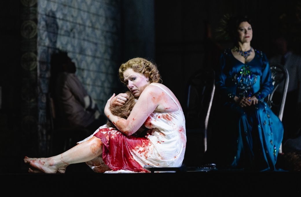 Jennifer Holloway (Salome) and Tanja Ariane Baumgartner (Herodias) © Kyle Flubacker