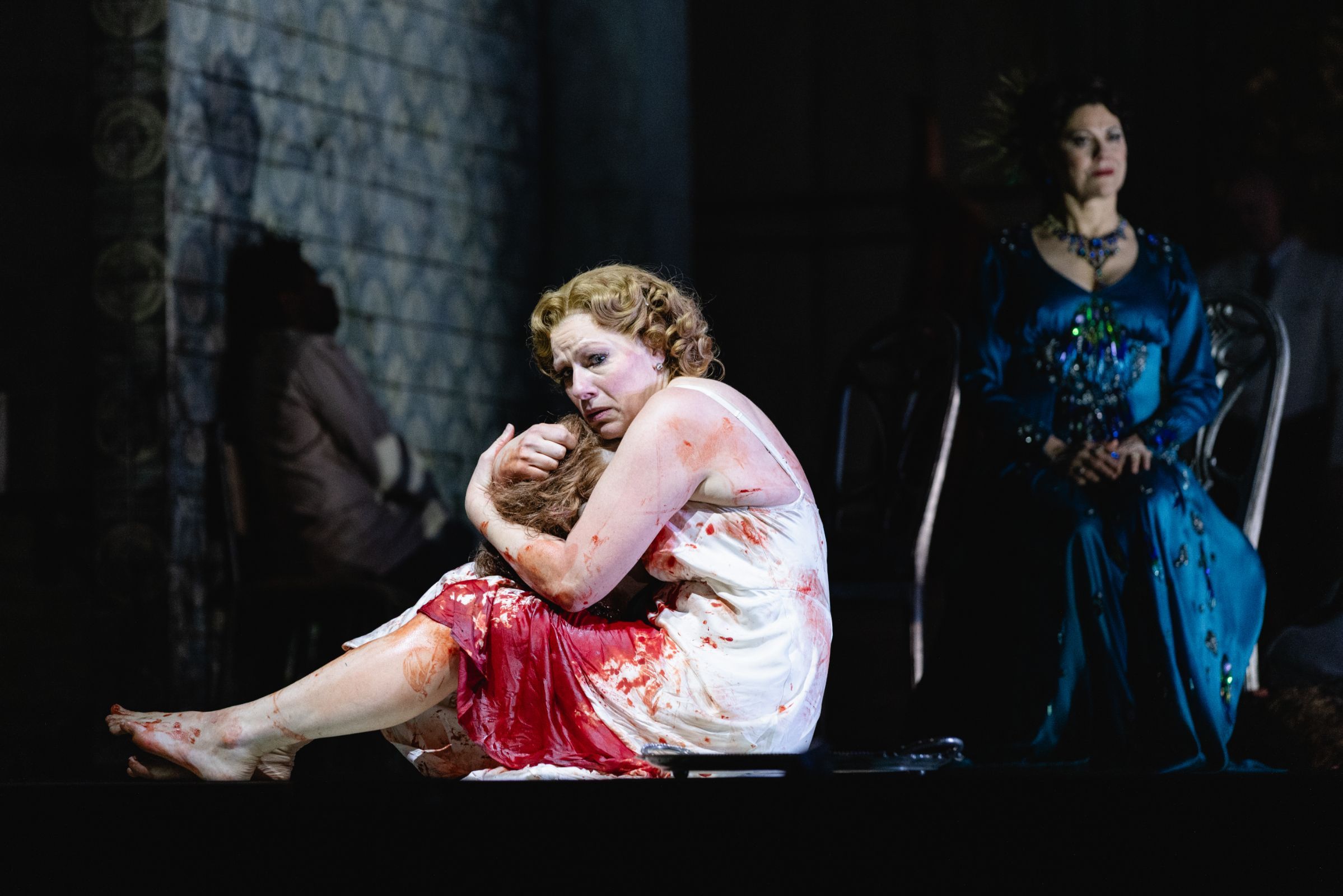 Jennifer Holloway (Salome) and Tanja Ariane Baumgartner (Herodias) © Kyle Flubacker