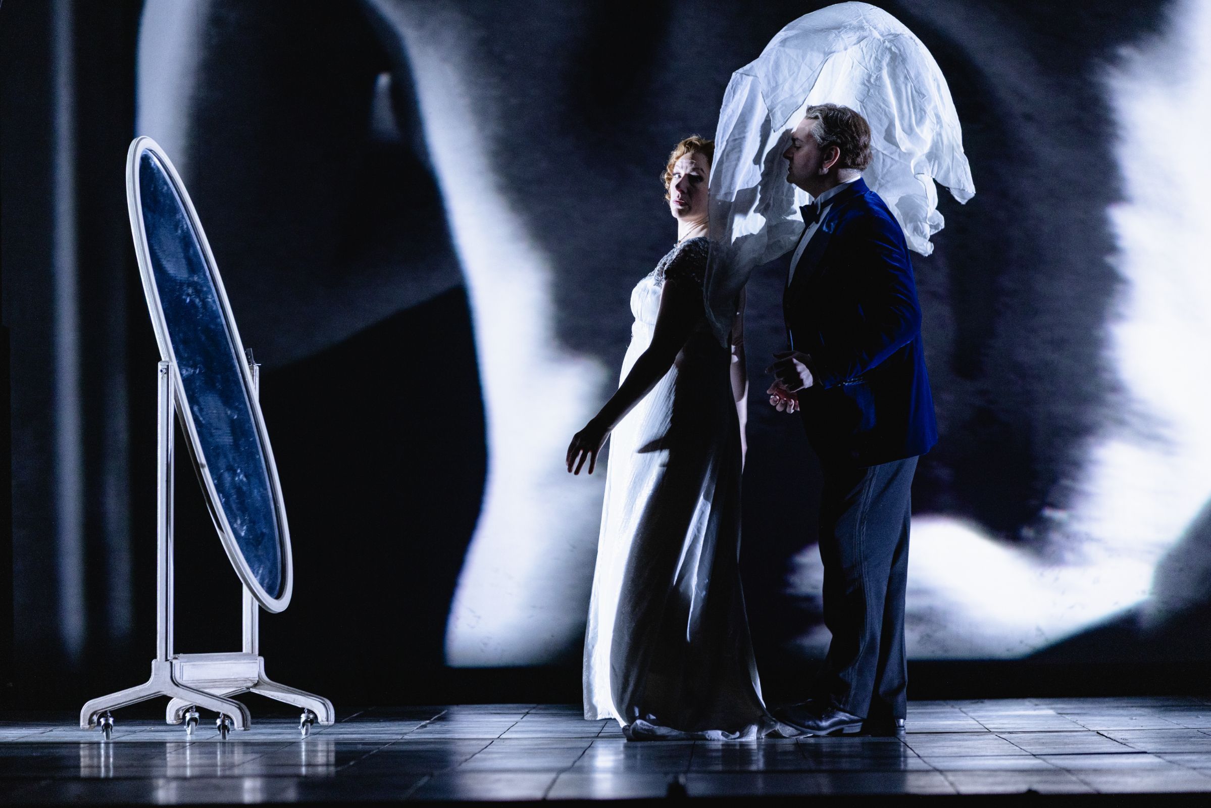 Jennifer Holloway (Salome) and Alex Boyer (Herod) © Kyle Flubacker