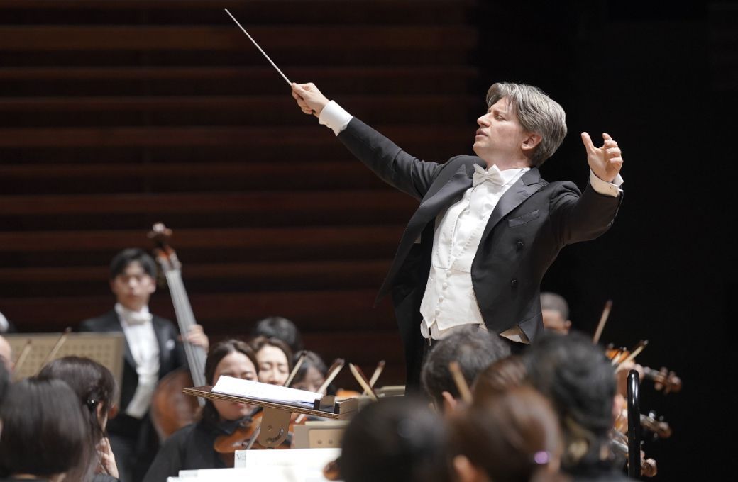 Daniele Rustioni conducts the Tokyo Metropolitan Symphony Orchestra &copy; Rikimaru Hotta
