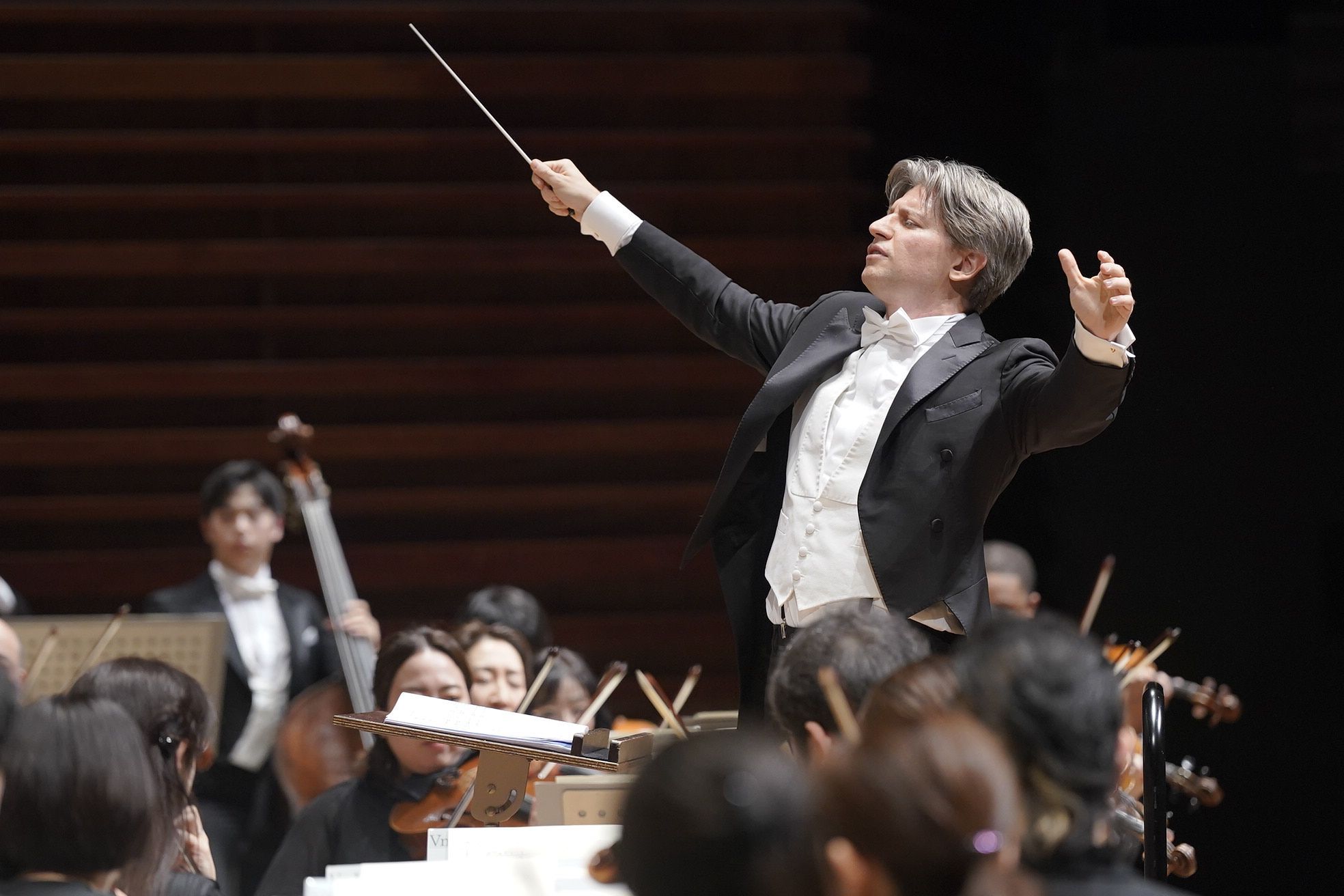 Daniele Rustioni conducts the Tokyo Metropolitan Symphony Orchestra &copy; Rikimaru Hotta