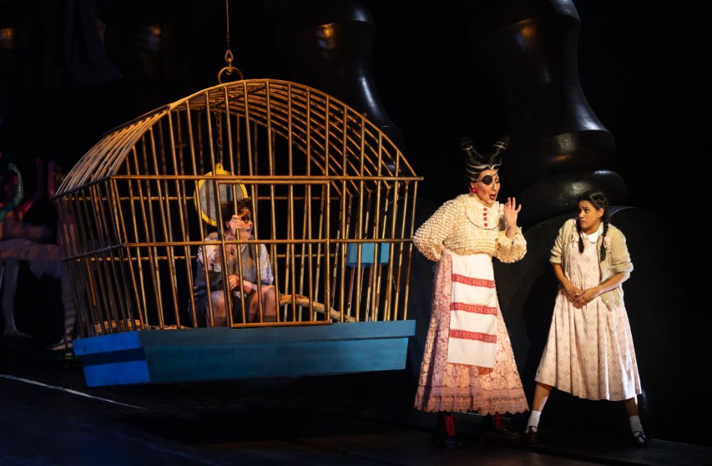 Margaret Plummer (Hansel), Jane Ede (The Witch) and Stacey Alleaume (Gretel) &copy; Carlita Sari