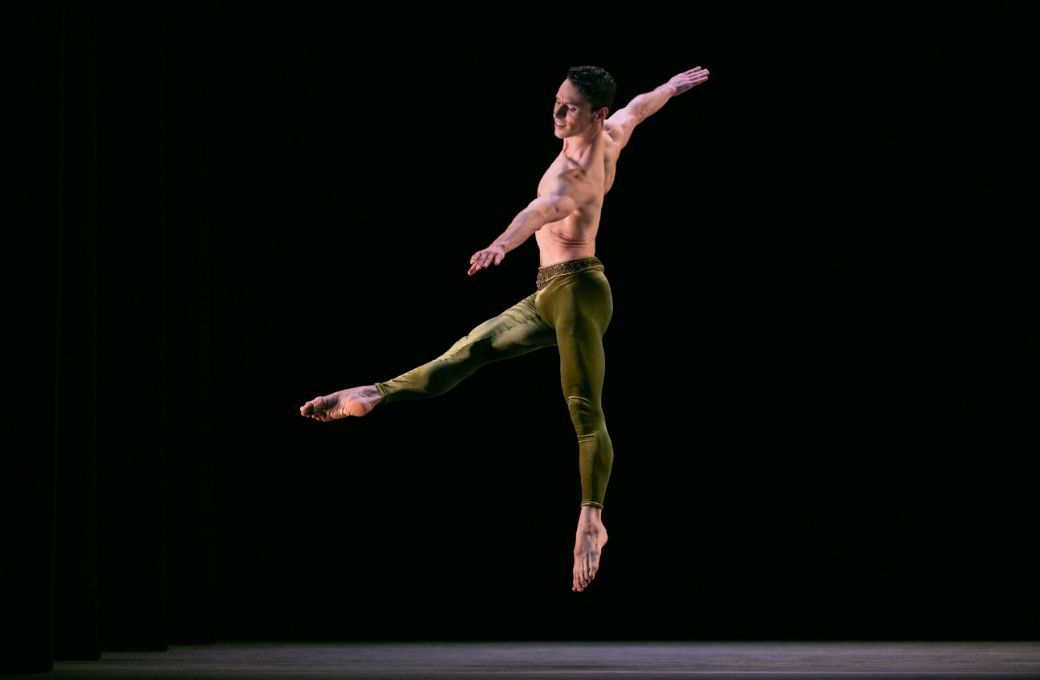 John Harnage in Paul Taylor's <i>Brandenburgs</i> &copy; Whitney Browne
