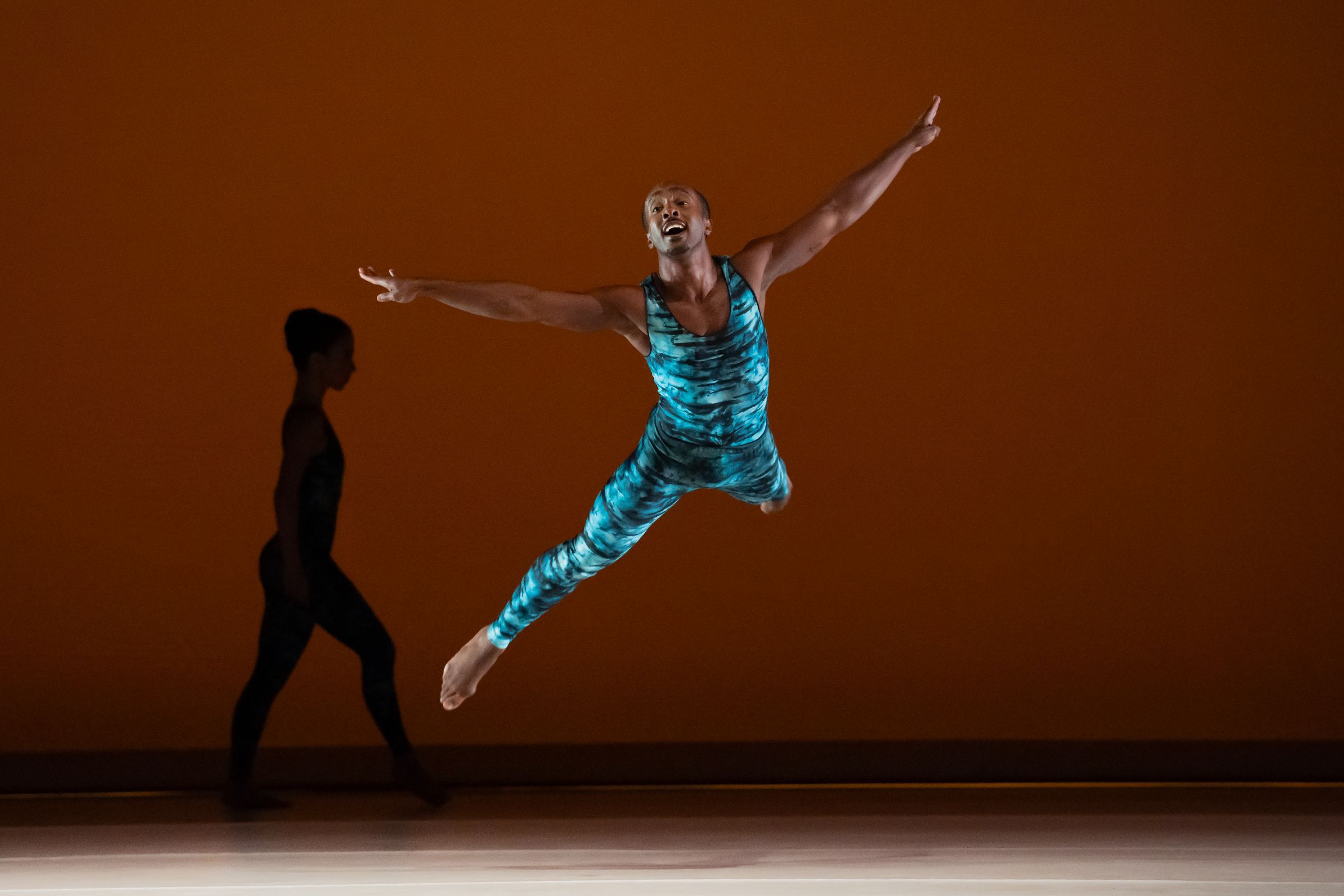 Alex Clayton in Paul Taylor's <i>Concertiana</i> © Hisae Aihara