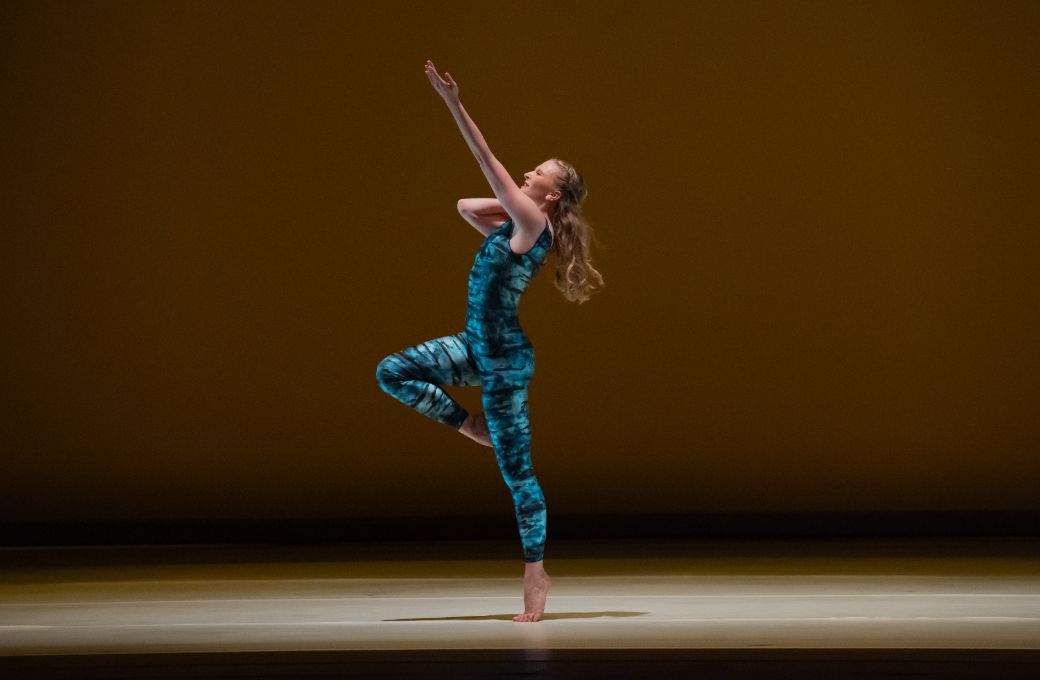 Elizabeth Chapa in Paul Taylor's <i>Concertiana</i> © Hisae Aihara
