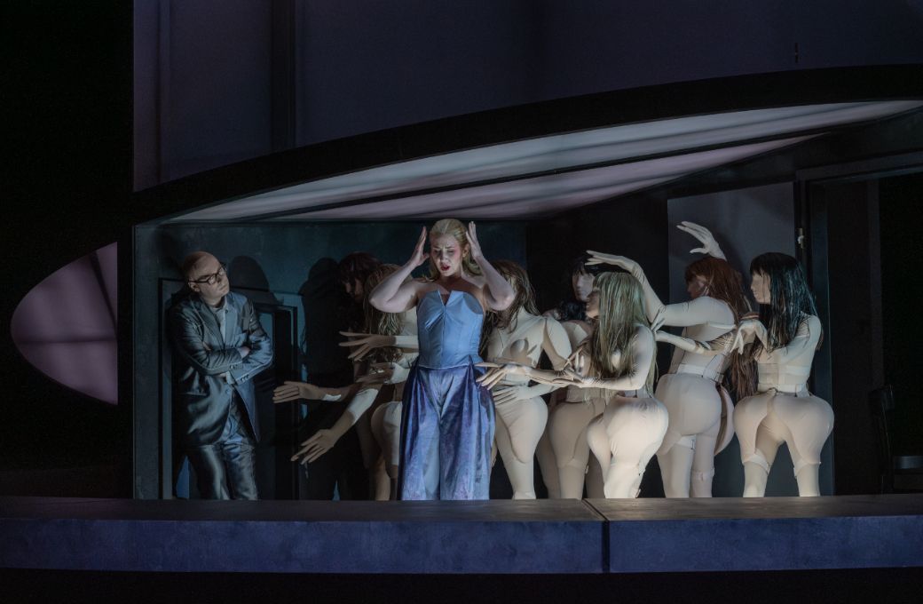 Mihails Čuļpajevs (Alfonso) and Laura Wilde (Violanta) &copy; Marcus Lieberenz