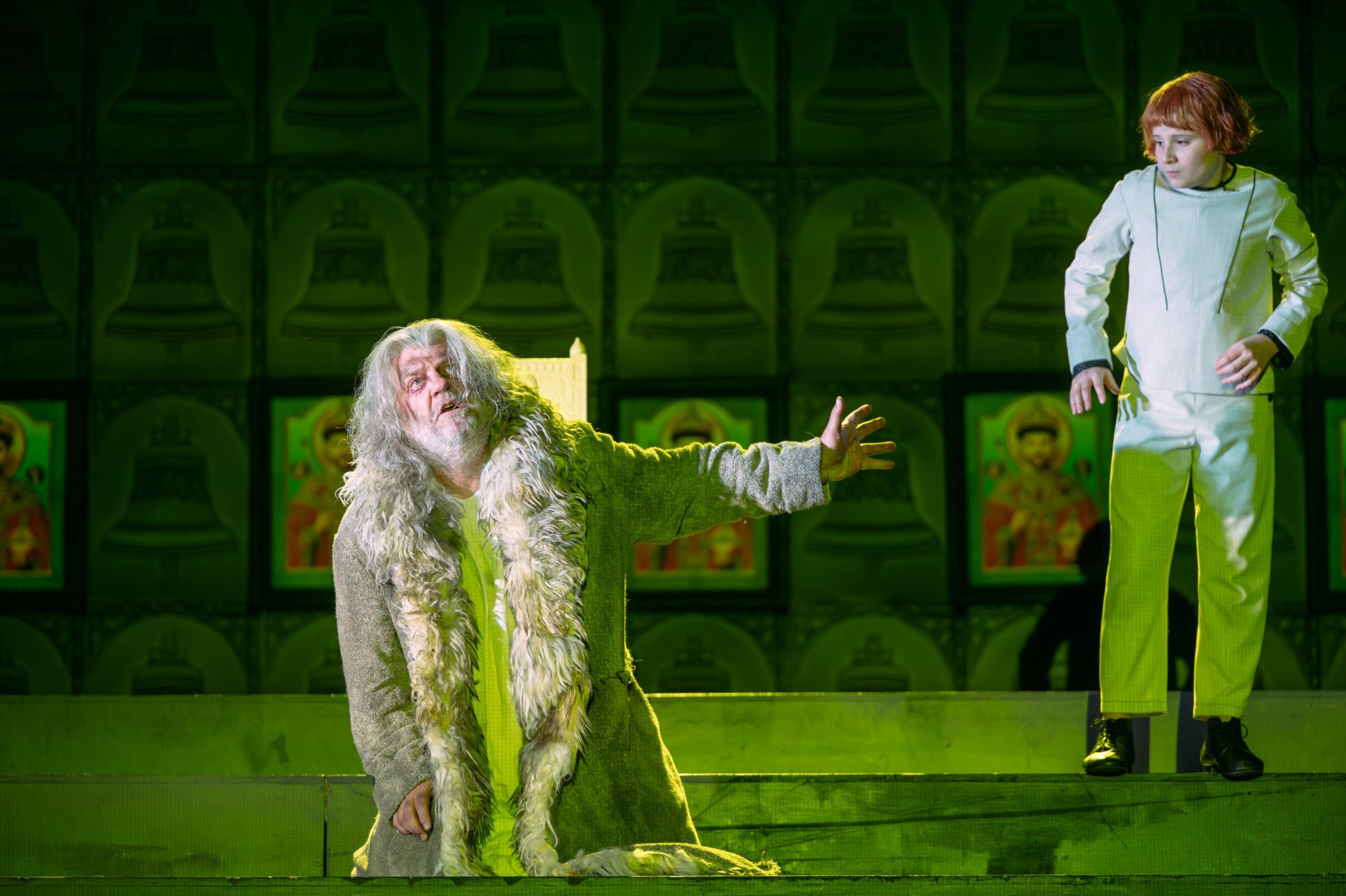 Sir Bryn Terfel (Boris Godunov) and Robert Berry-Roe (Fyodor) &copy; The Royal Opera | Mihaela Bodlovic