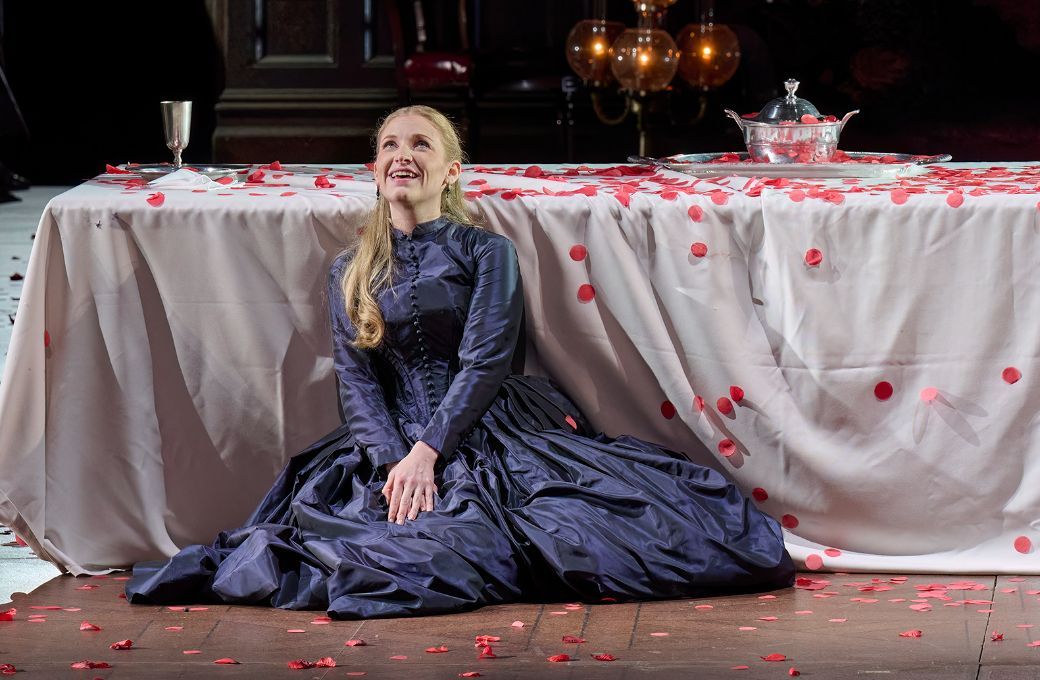 Sarah Dufresne (Gilda) &copy; Michael Cooper