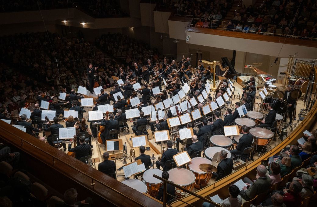 Krzysztof Urbański al frente de la Orquesta Nacional de Espa&ntilde;a &copy; Rafa Mart&iacute;n | OCNE