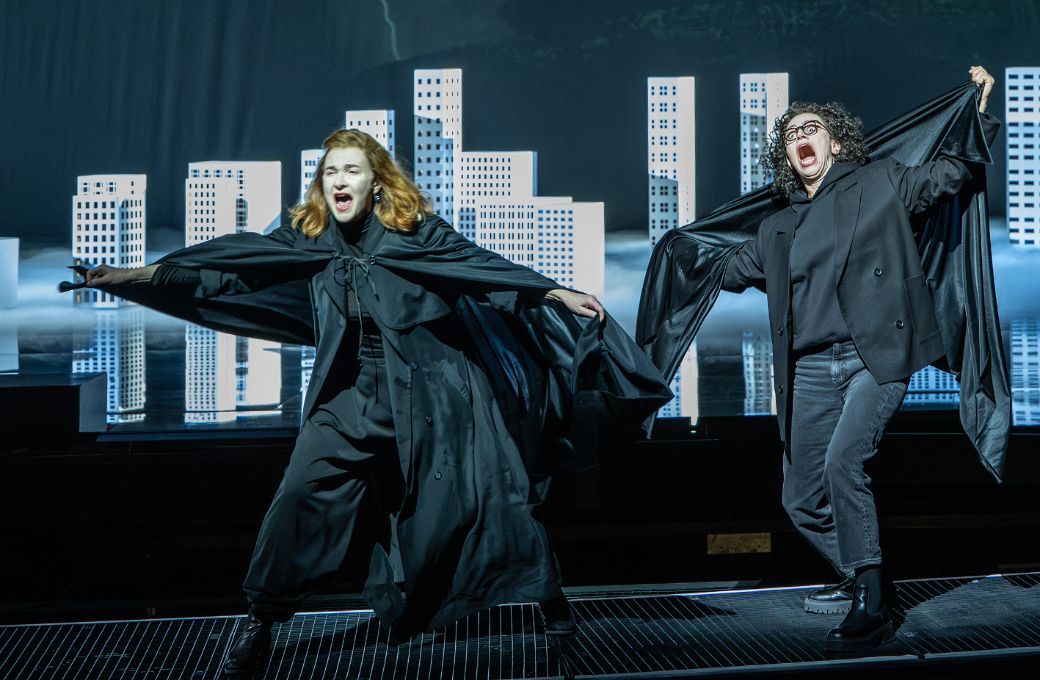 Sarah Defrise (Vampi) and Kristina Stanek (Bampi) &copy; Tanja Dorendorf