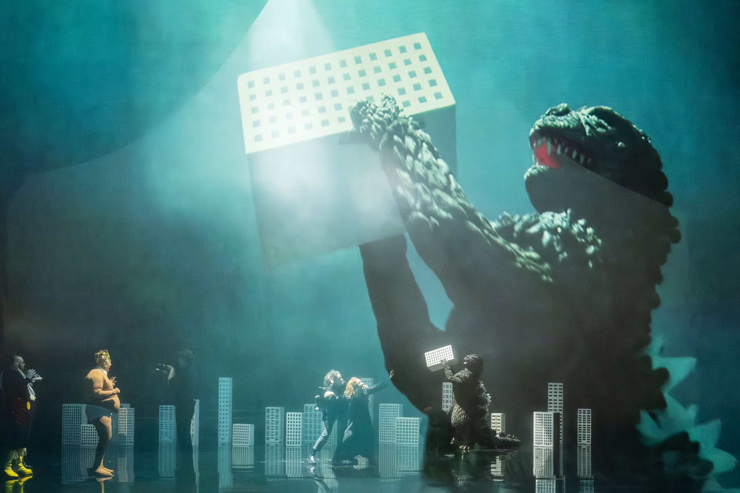 <i>Monster's Paradise</i> at Staatsoper Hamburg &copy; Tanja Dorendorf