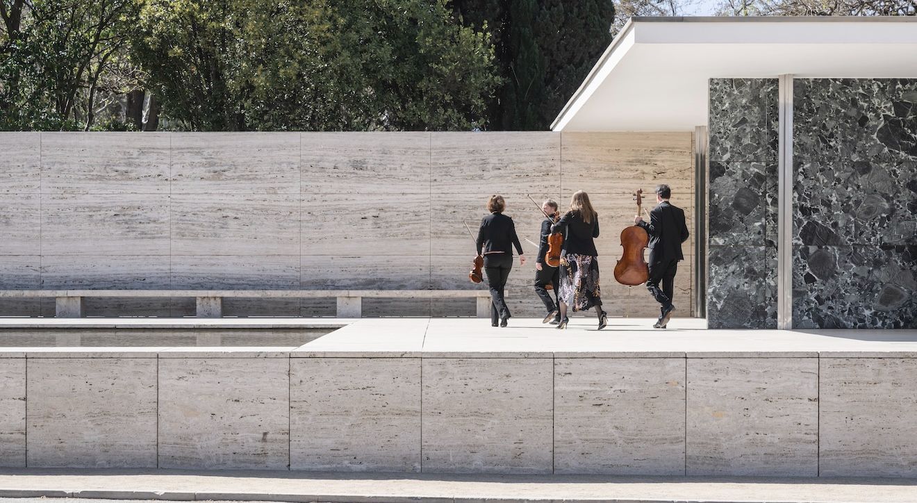 Mies van der Rohe Pavilion © May Circus