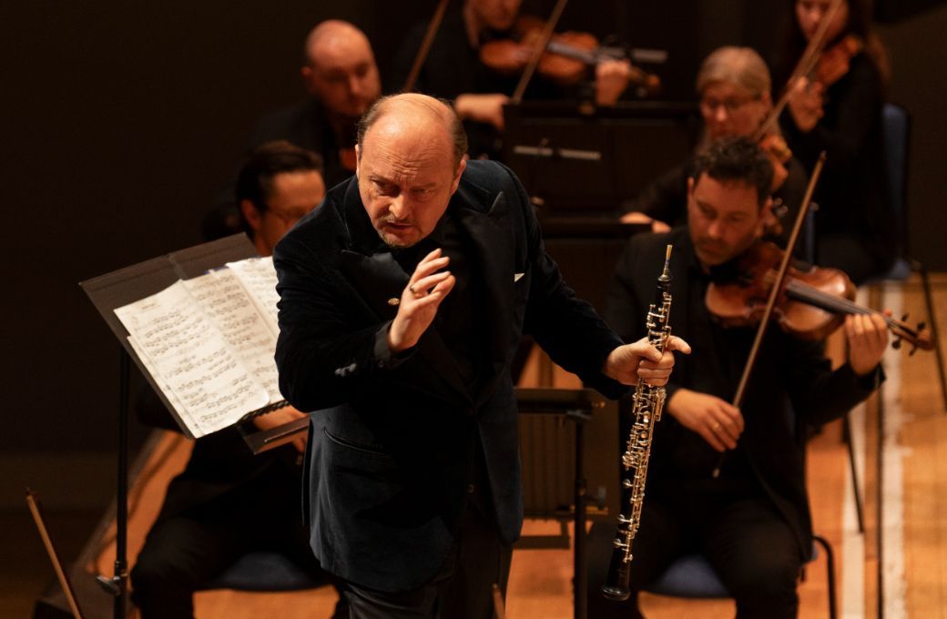 Fran&ccedil;ois Leleux and the City of Birmingham Symphony Orchestra &copy; Andrew Fox