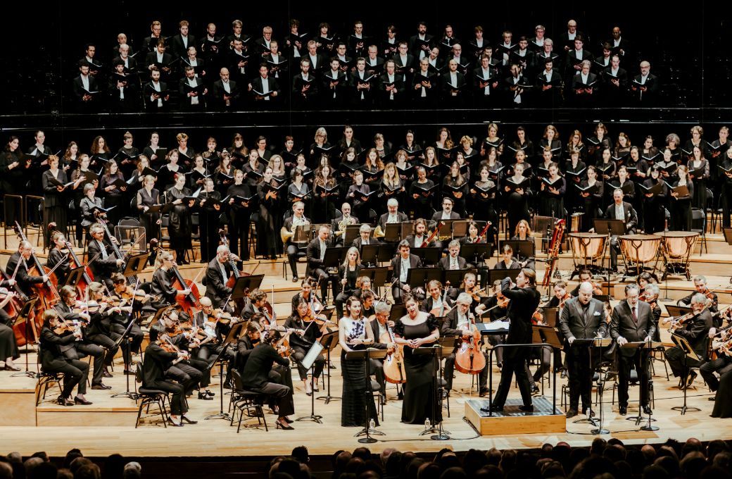 Klaus M&auml;kel&auml; dirige la <i>Missa solemnis</i> &agrave; la Philharmonie &copy; Mathias Benguigui