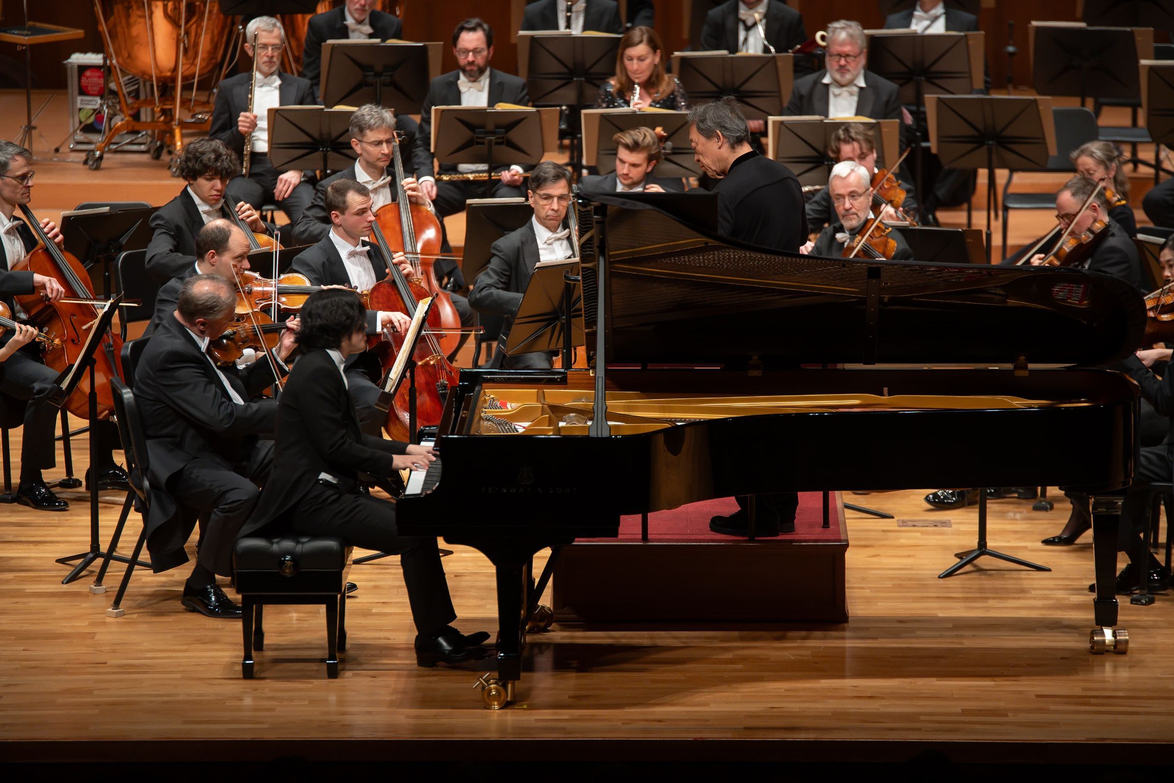 Yunchan Lim, Myung-whun Chung and the Staatskapelle Dresden &copy; Vincero | Won Hee Lee
