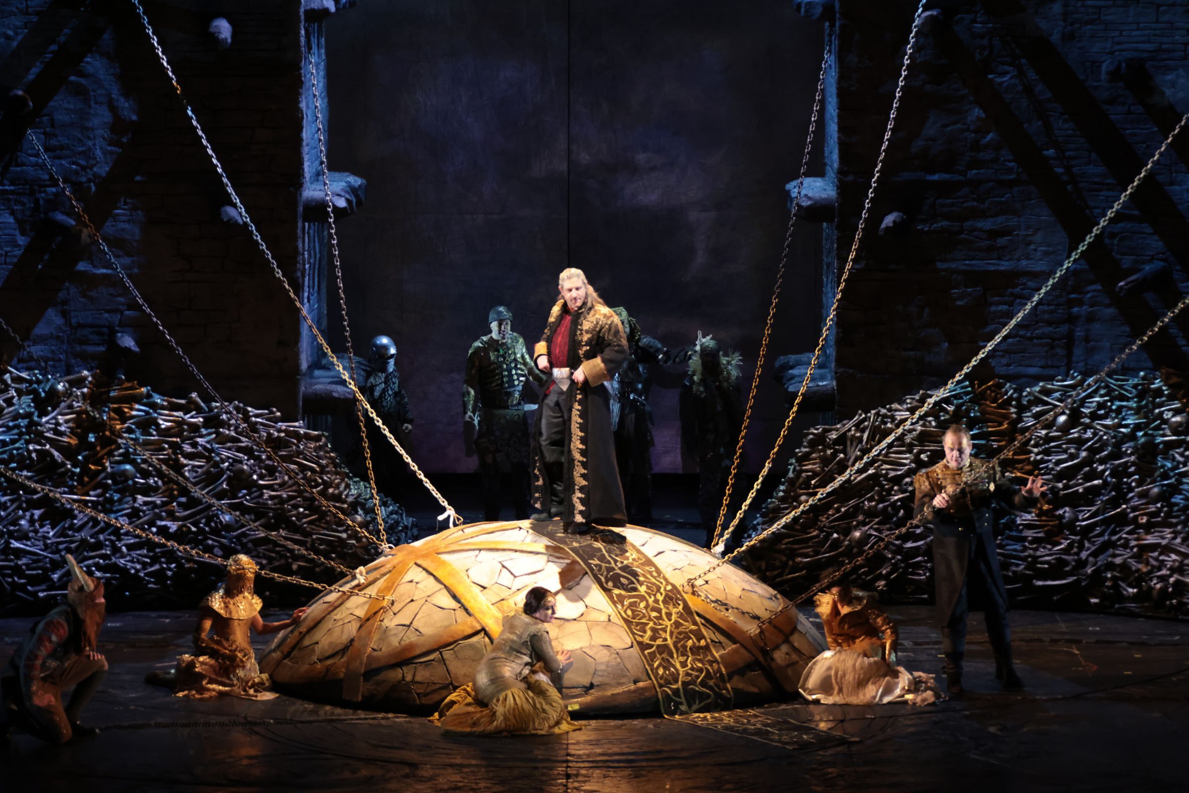 Günther Groissböck (Hagen) and Russell Braun (Günther) &copy; Brescia e Amisano | Teatro alla Scala