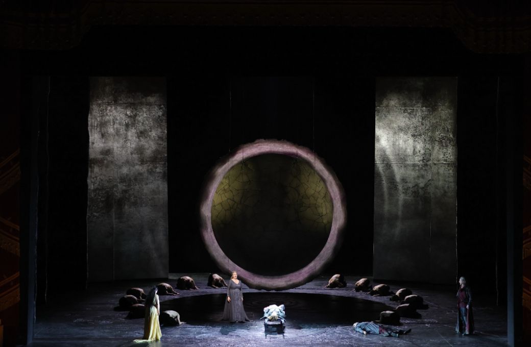 <i>G&ouml;tterd&auml;mmerung</i> at La Scala &copy; Brescia e Amisano | Teatro alla Scala