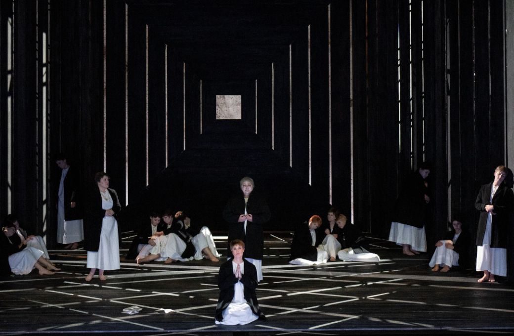 <i>Dialogues des Carm&eacute;lites</i> &agrave; l'Op&eacute;ra de Lausanne &copy; Carole Parodi
