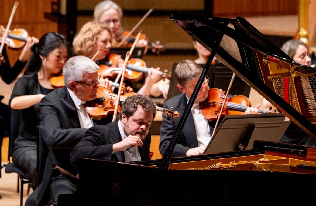 Benjamin Grosvenor and the Royal Philharmonic Orchestra &copy; Sarah Louise Bennett