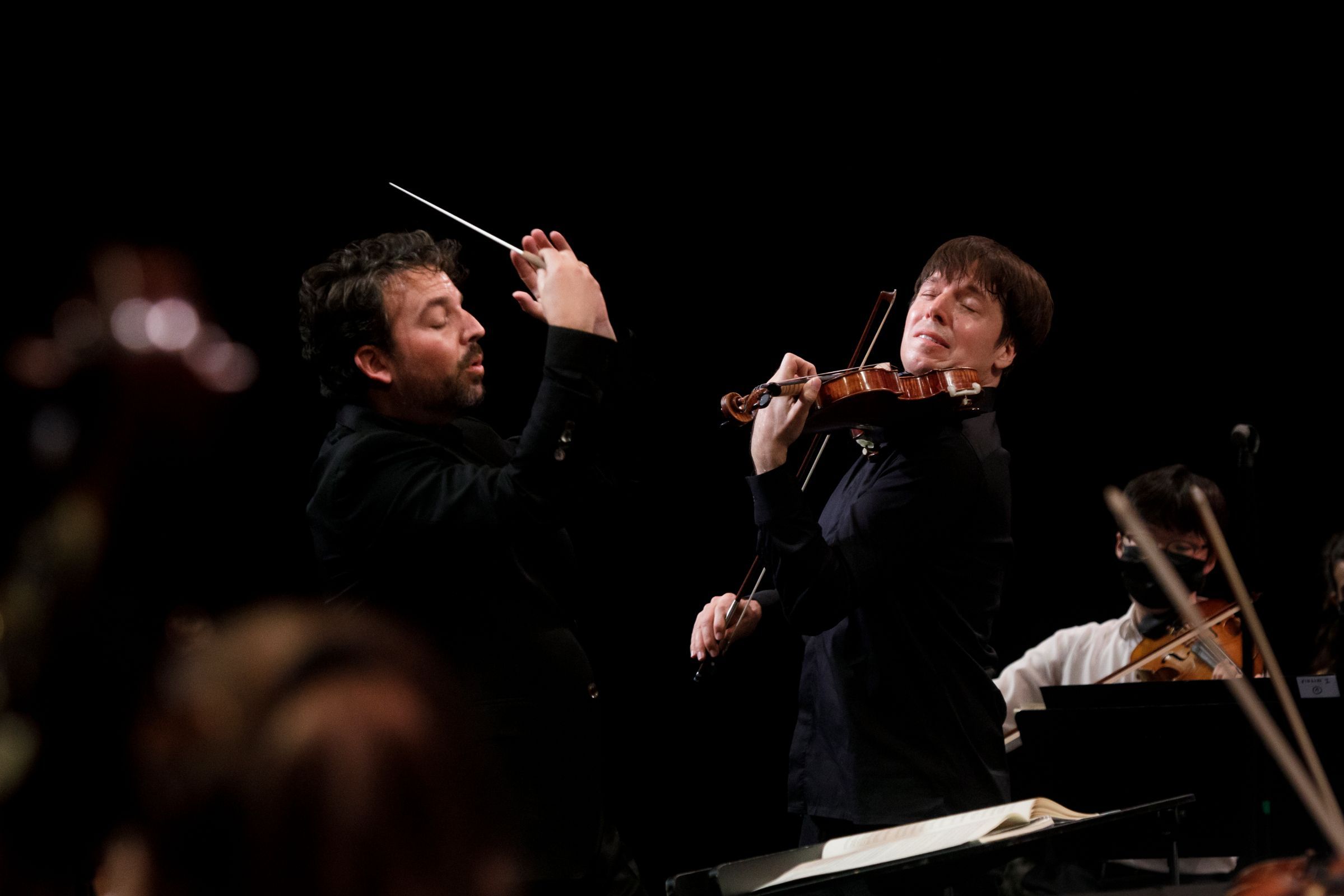 Gaffigan performs with Joshua Bell &copy; Nicolas Brodard
