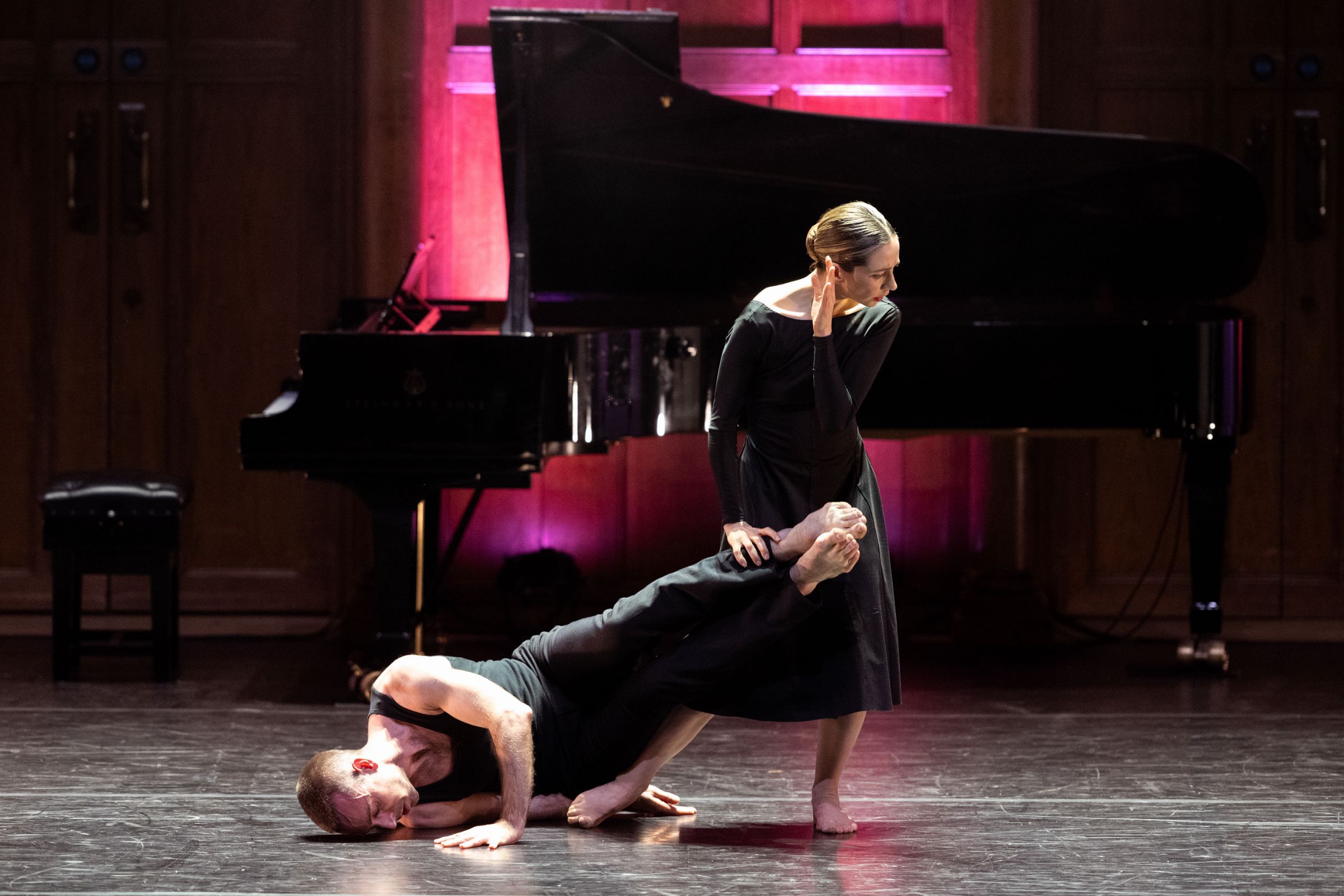Amy Thake and Edd Mitton in Robert Cohan's <i>Lacrymosa</i> &copy; Deborah Jaffe