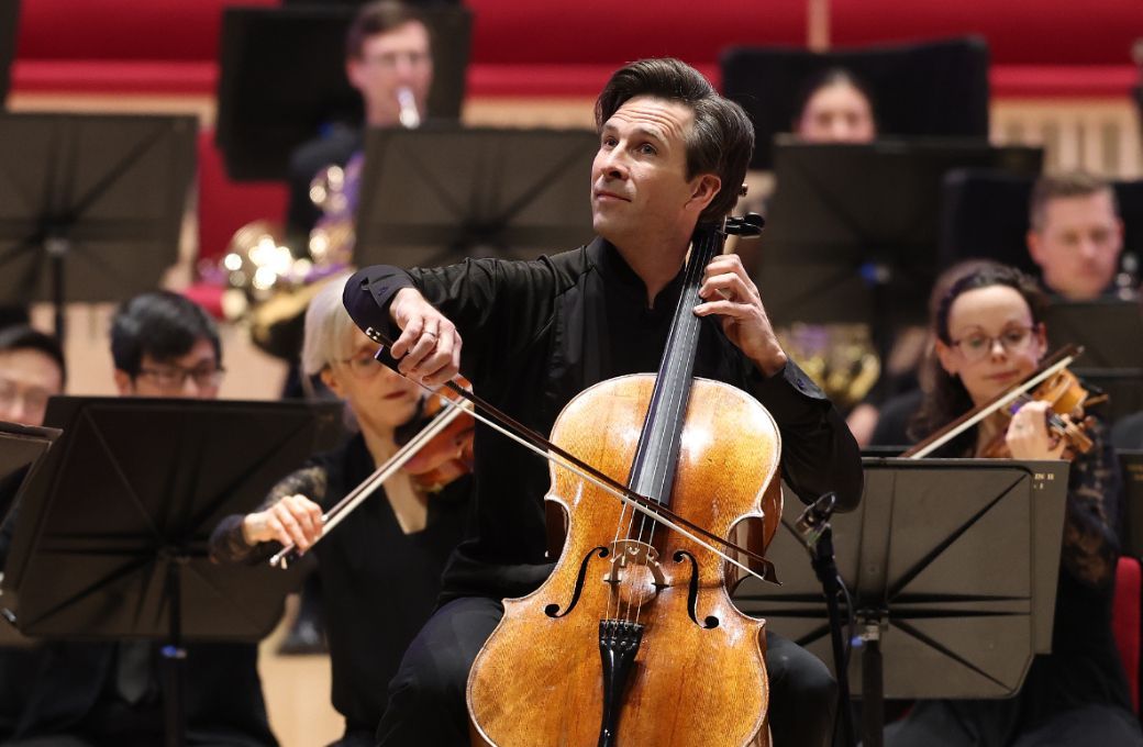 Guy Johnston and the Royal Liverpool Philharmonic Orchestra &copy; Gareth Jones