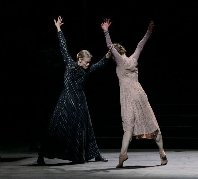 Gina Storm-Jensen and Grete Sofie Borud Nybakken in <i>Hedda Gabler</i> © Erik Berg