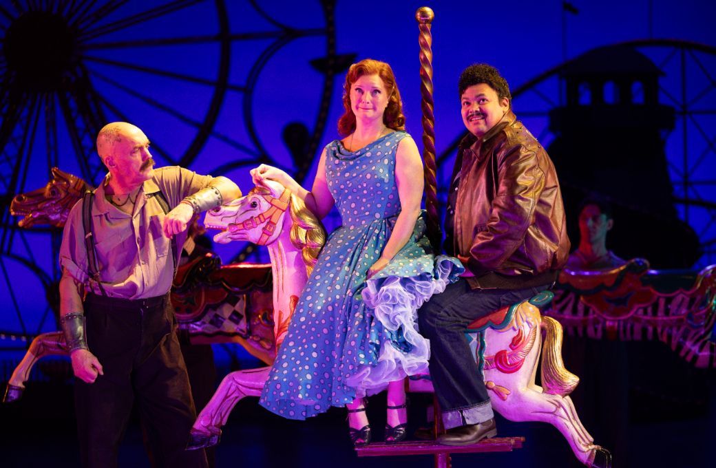 Lucy Crowe (Fiordiligi) and Joshua Blue (Ferrando) &copy; James Glossop