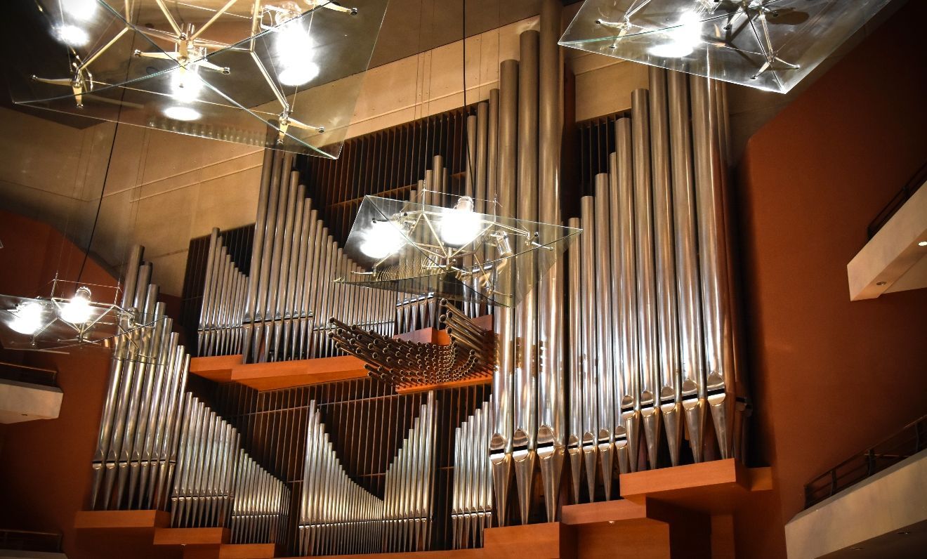 Bridgewater Hall - organ &copy; Simon Holmes