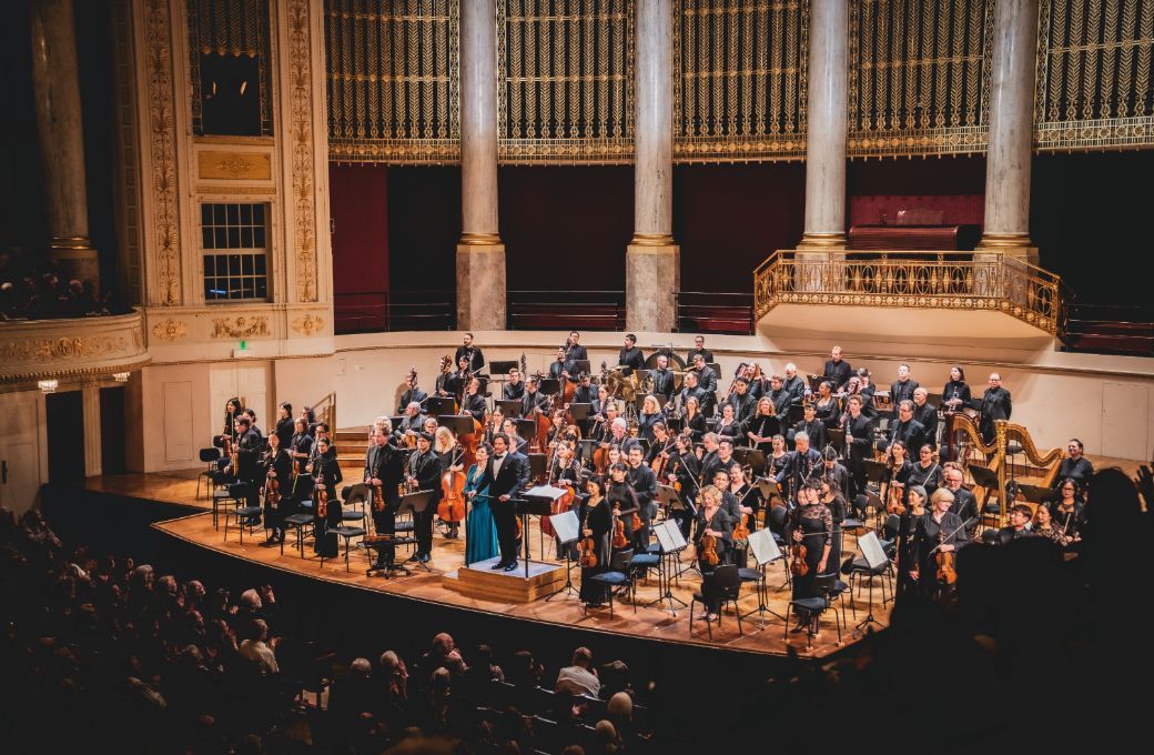 Gustavo Gimeno, Anna Prohaska and the Toronto Symphony Orchestra © Allan Cabral