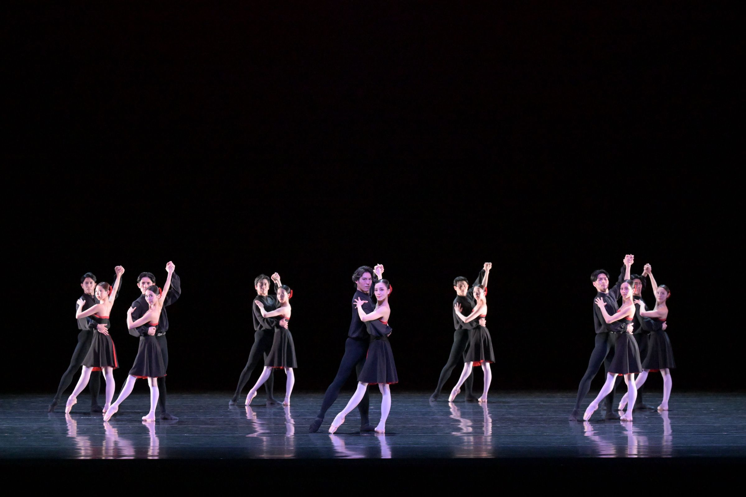National Ballet of Japan in Hans van Manen's <i>5 Tangos</i> © Takashi Shikama