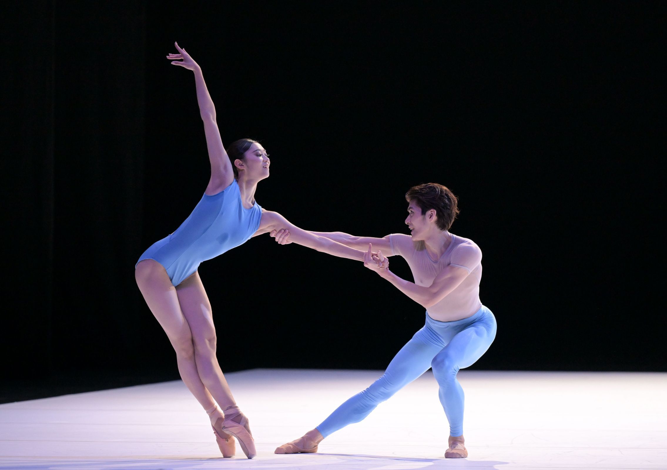 National Ballet of Japan in David Dawson's <i>A Million Kisses to my Skin</i> © Takashi Shikama