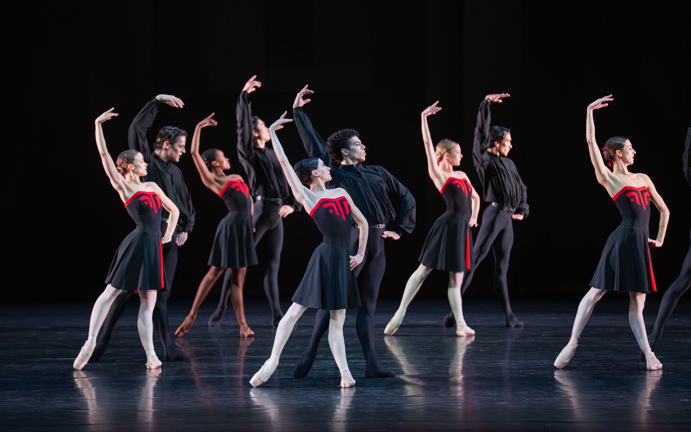 Salome Leverashvili, Timothy van Poucke and ensemble in Hans van Manen's <i>5 Tangos</i> © Altin Kaftira