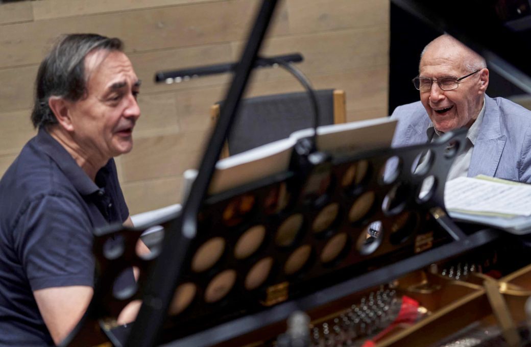 Pierre-Laurent Aimard with Gy&ouml;rgy Kurt&aacute;g &copy; Balint Hrotko | PENTATONE