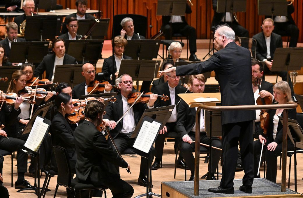Gianandrea Noseda conducts the London Symphony Orchestra © LSO | Mark Allan